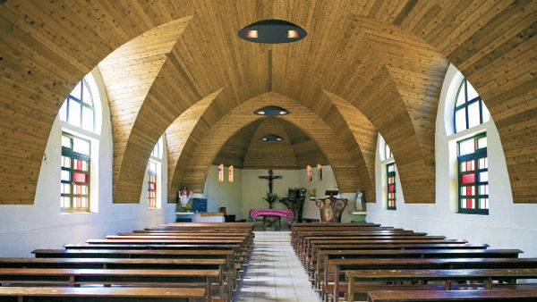 Kerk infraroodverwarming korte golf aan het plafond met SOLAMAGIC Sundowners
